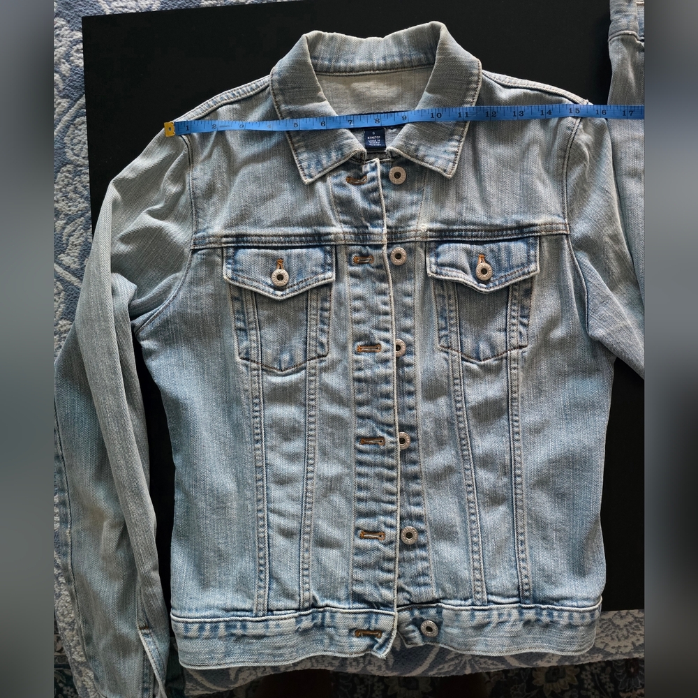 GAP Light Wash Denim Jacket - Casual Classic